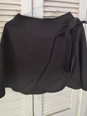 Karavan Gina mini wrap skirt black, size M