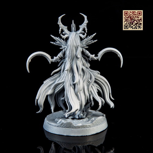 Grizenda Warqueen of Winter miniature primed, ready to paint