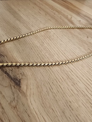 Cuban link chain, gold color
