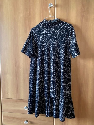 Zara dress new with high neck and short sleeves, size S