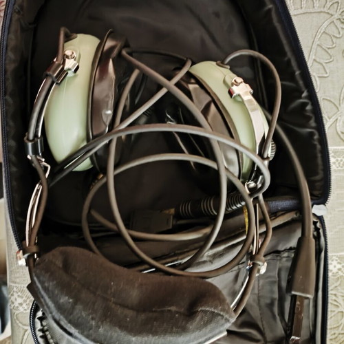 David Clark H10-13.4 Aviation Headset with Transair Flying Gear bag