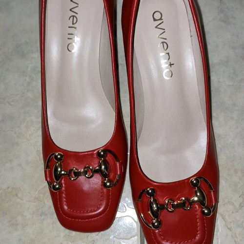 Avento red pumps new with low square heel size 38