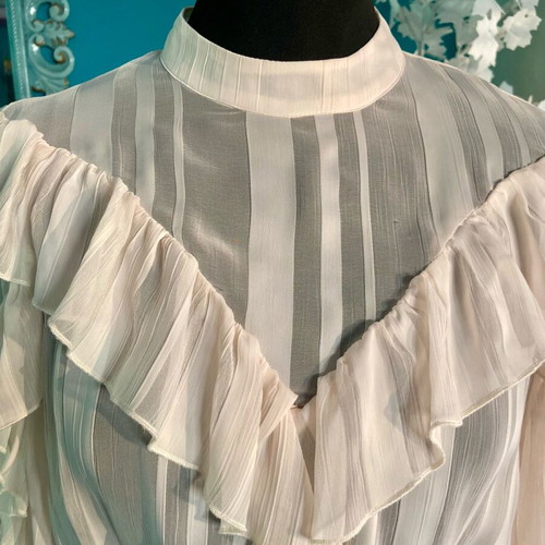 Vero Moda semi-transparent blouse with ruffles, size M, like new