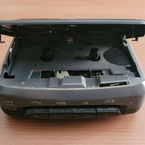 Aiwa TA153 Super Bass Walkman used for repair or parts
