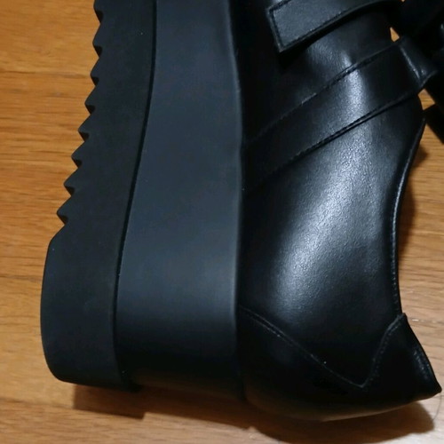 Glamazons leather sneakers new, size 40, black