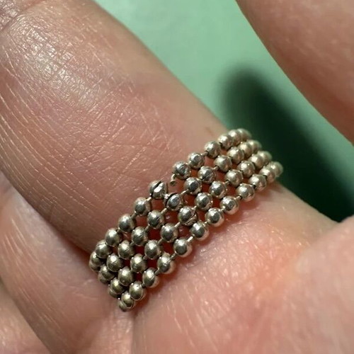 Silver 925 ring used with unique flexible design