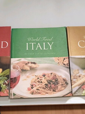 Cookbooks like new, set of 3, English