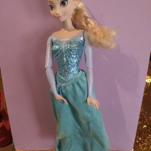 Frozen Ice Skating Elsa doll used