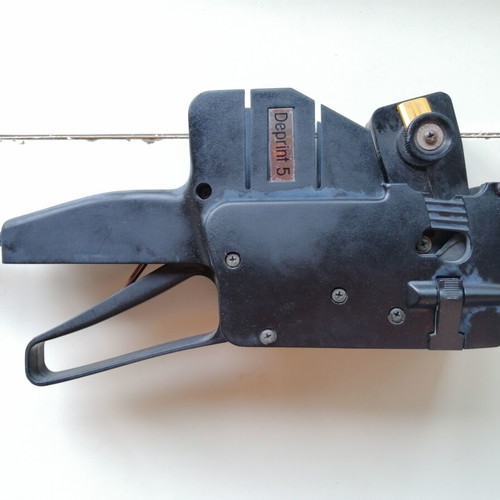 Deprint 5 price labeler used for merchandise