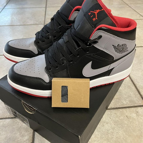 Jordan 1 Mid Bread Shadow sneakers new size 44.5 black red