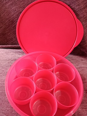 Tupperware bowl set with lid and 7 small bowls