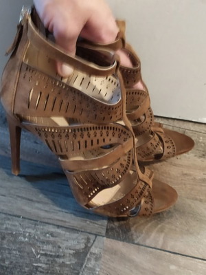 Zara πέδιλο 40 μέγεθος μεταχειρισμένο, δέρμα καστόρι, gladiator λαδί