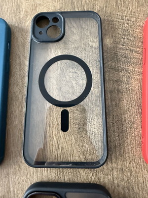 Θήκες iPhone 15 Plus σαν καινούργιες