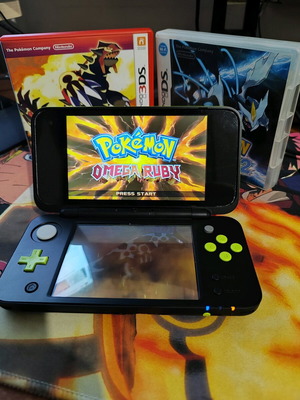 Нов Nintendo 2DS XL комплект с Mario Kart 7