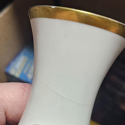 Weimar vase used with crack