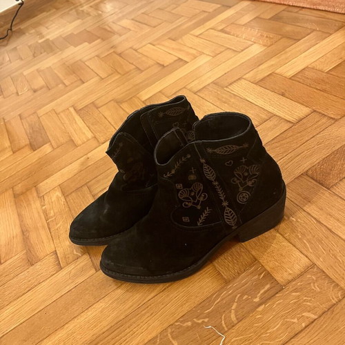 Cowboy suede leather ankle boots like new, size 38