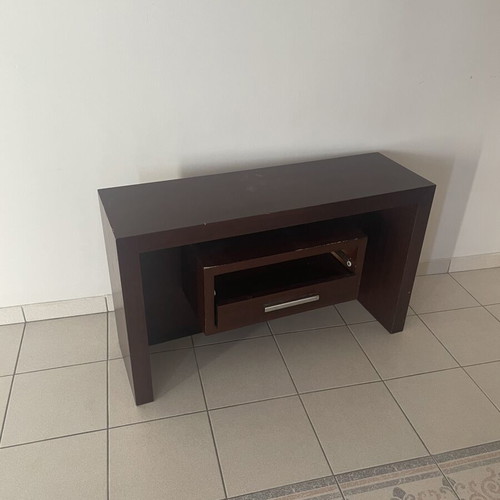 Entrance furniture used