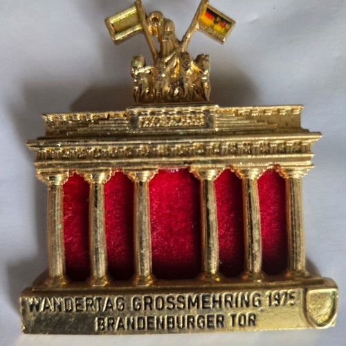 Vintage German Wandertag medal collection like new, 18 pieces