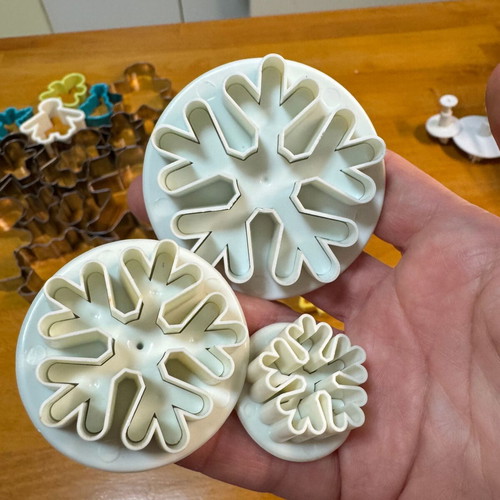 Christmas cookie cutter set like new