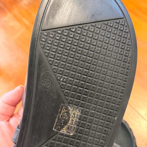 Inuovo leather black slides flatform sandals like new