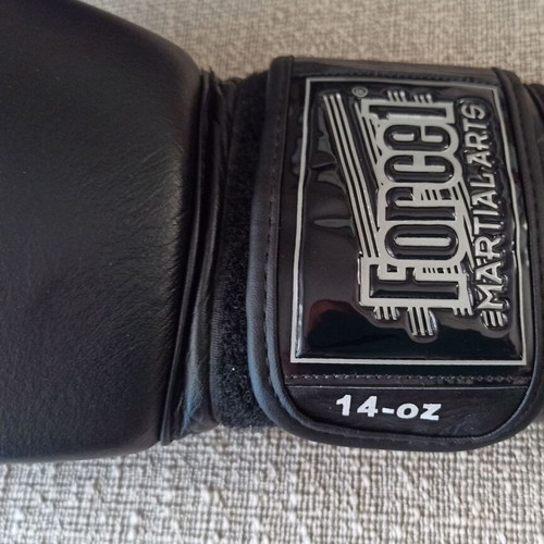 Force1 F-1020 Boxing Gloves like new, 14oz, leather
