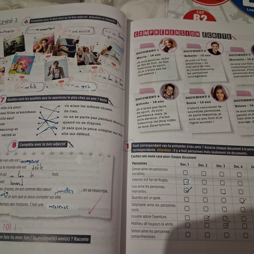 French Language Books A2 Level Avatar 2 used