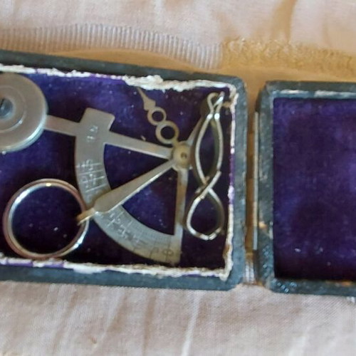 Old French scale France 1870 used with box