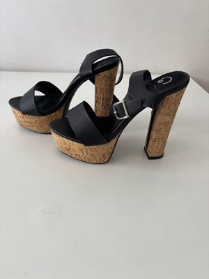 Unique sandals with high heel cork, size 38, used