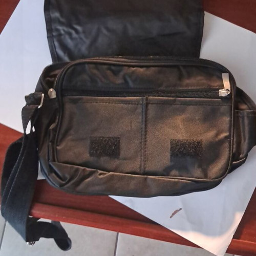 Unisex crossbody bag like new, black