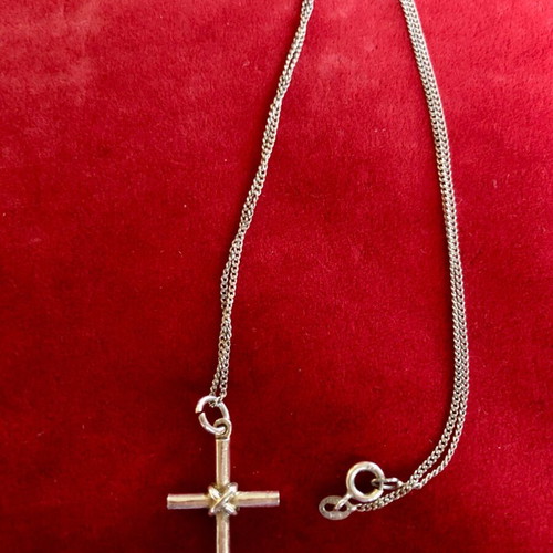 Silver cross with chain in 925 silver used