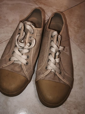 Le Coq Sportif athletic shoes used, size 45, beige unisex