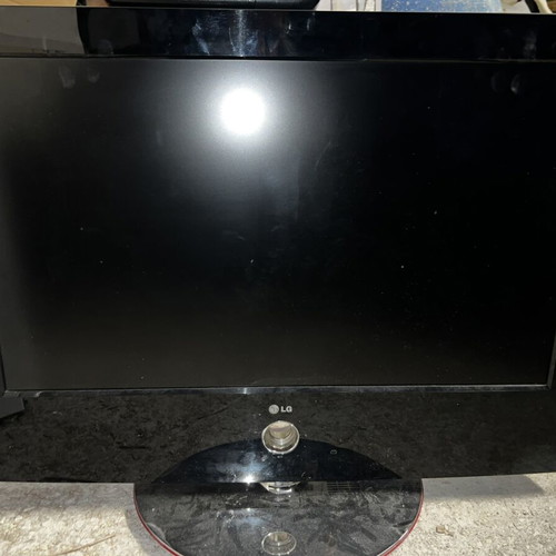 Lg television like new without digea tuner with touch power switch