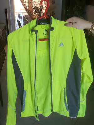 Adidas windbreaker like new, size S, black and yellow, leggings gift