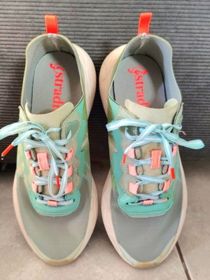 Stradivarius Mesh Athletic Sneakers like new, multicolor, size 39