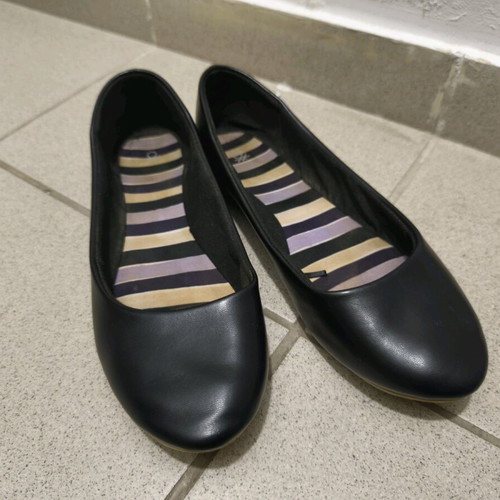Benetton black ballerinas like new, size 40