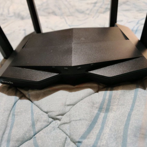 Tenda AC1200 MU-MMO Dual Band Router in excellent condition
