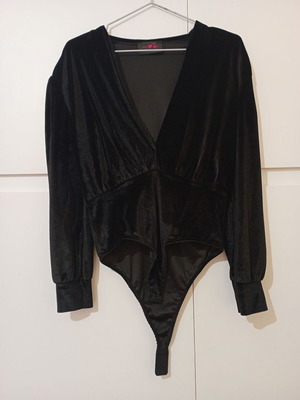 Black bodysuit in velour fabric like new, size S