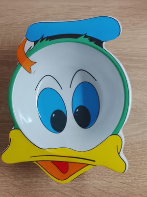 Plastic Donald Duck kids snack plate like new