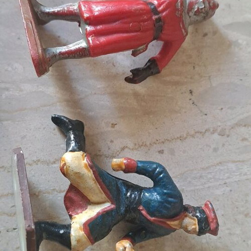 Small figures in good condition, pack