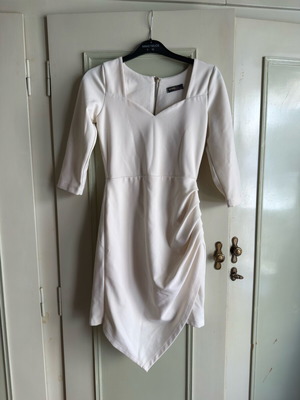 Be You mini dress like new, white, with 3/4 sleeves