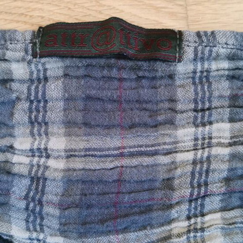 Attrattivo checked bolero scarf used with long sleeves