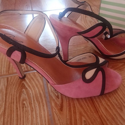 Axel sandals size 38 like new, pink beige black