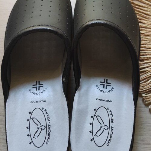 Unisex anatomical slippers size 43, black, made in Italy