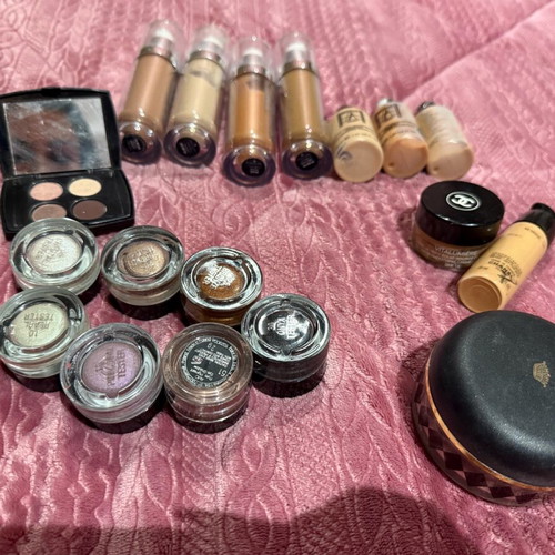 Set of 17 beauty products like new