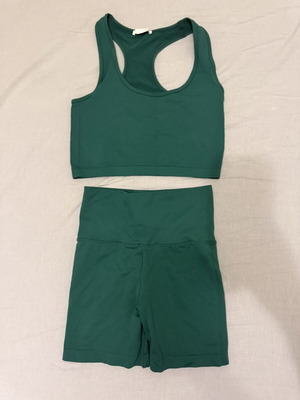 Zara green sport sets like new