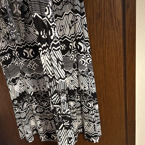 Multifunctional black and white dress size L like new