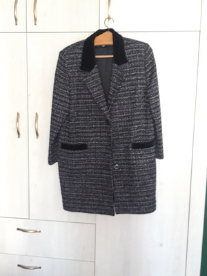 Manto Mallino with skirt like new, black knit texture