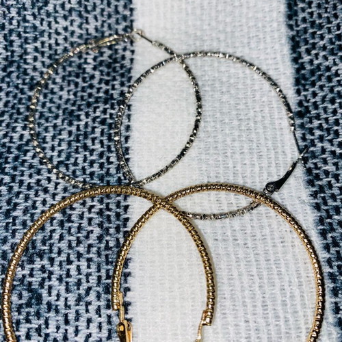 Earring set like new, gold and silver colors