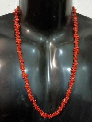 Coral necklace with gold-plated clasp like new, high-quality vintage