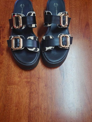 Mourtzi women's platform sandals size 38 like new, black leather